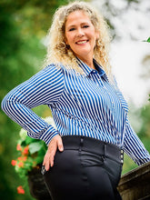 Load image into Gallery viewer, Magic Shirt, Curvy, Carola - Royal
